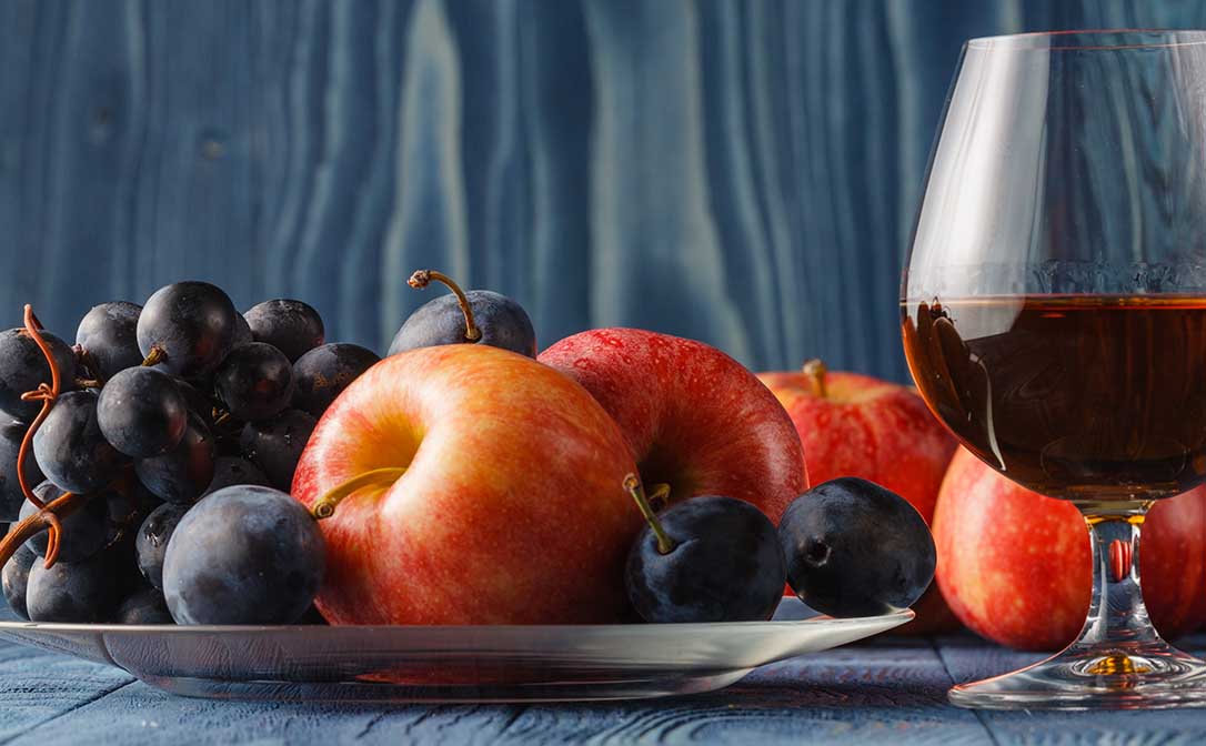 1086x672 Brandy Apple Grapes 